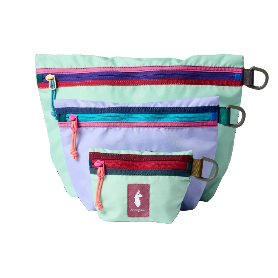 Lightweight travel organizer pouches with zipper closure