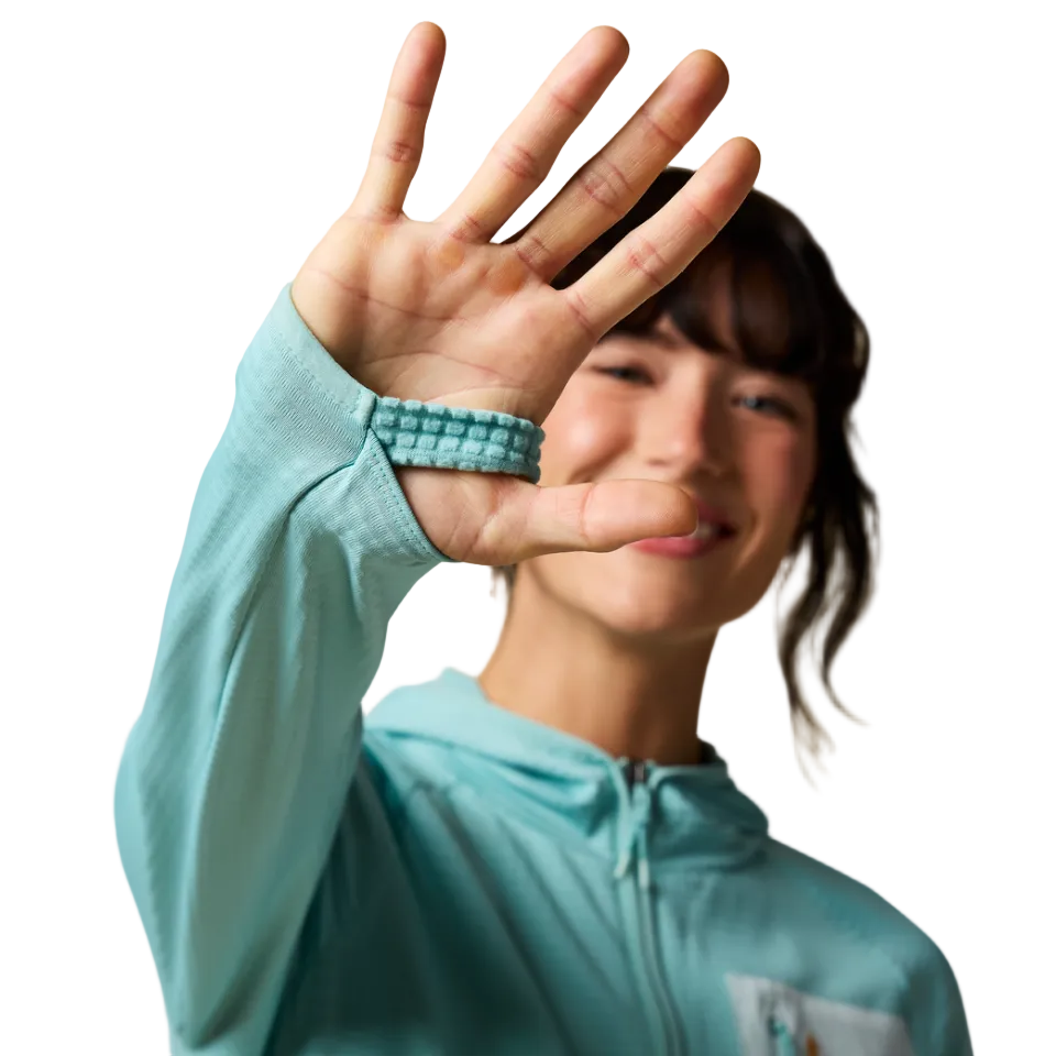 Raised grid fleece interior detail for breathability with thumb holes