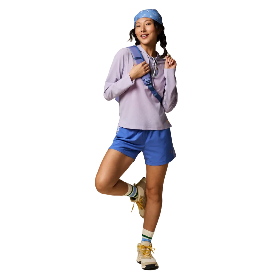 Lightweight stretch hoodie for hiking in warm weather