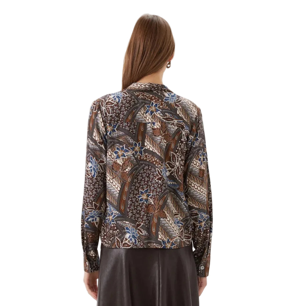 Back view of Karen Kane Long Sleeve Bow Top in blue and brown patchwork print