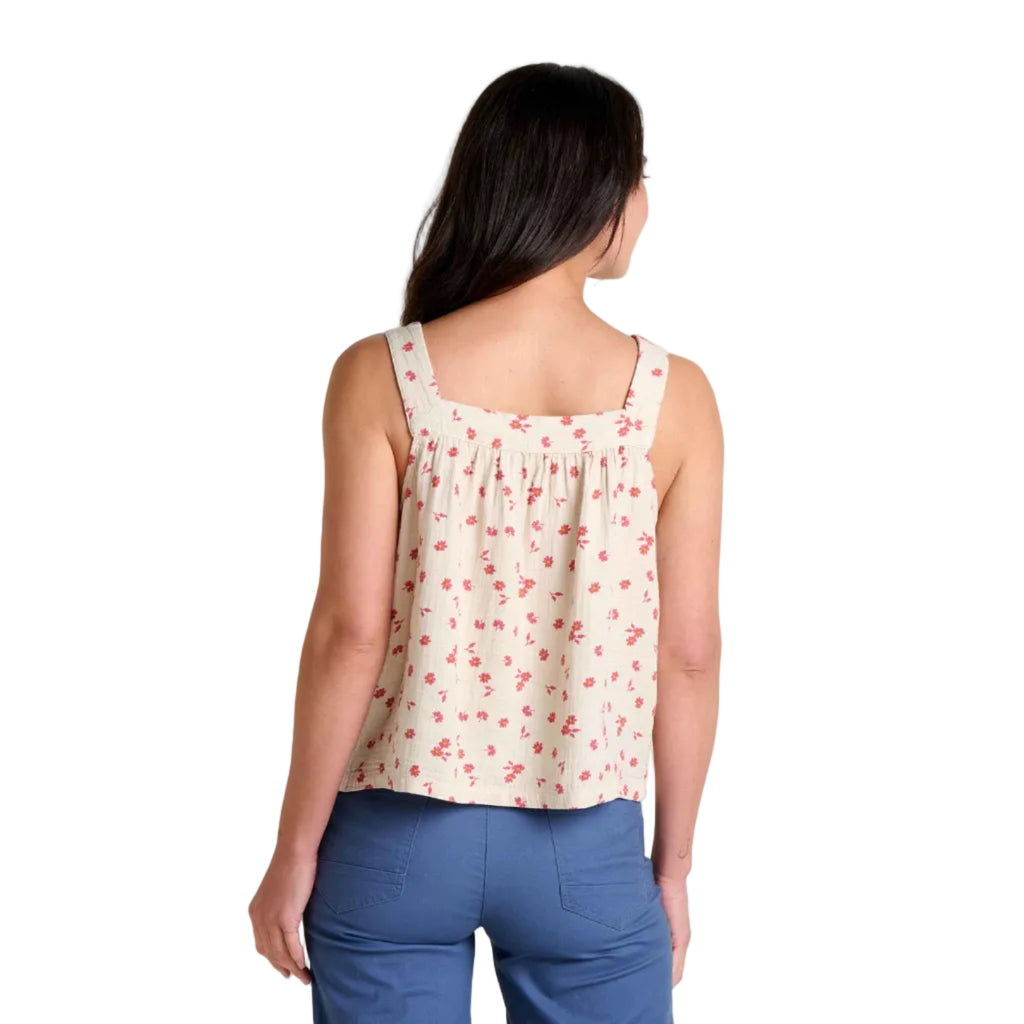 Breathable wrinkle resistant tank for travel