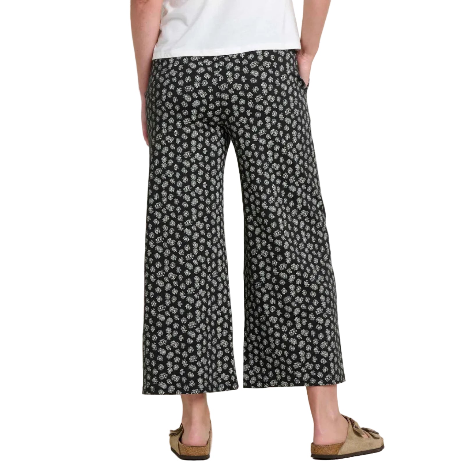 Toad and Co Chaka pant lifestyle outfit
