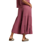 Flowy pants that resemble skirt movement