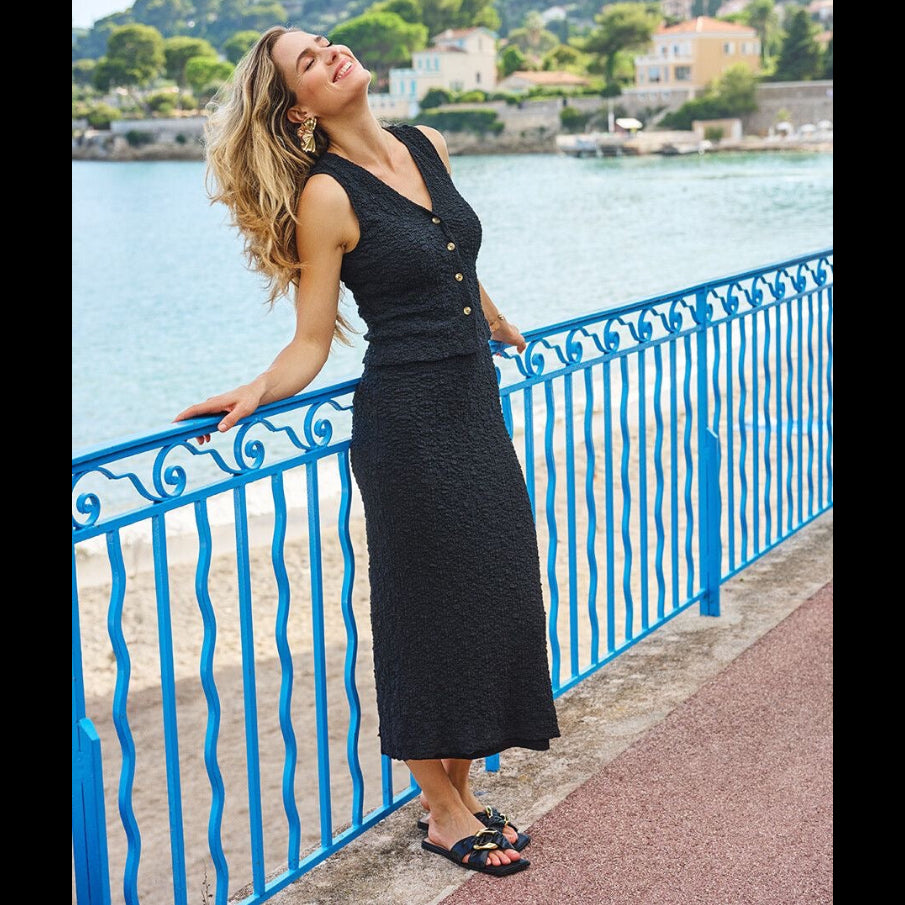 Model wearing EsQualo Bubble Flower Skirt in Black