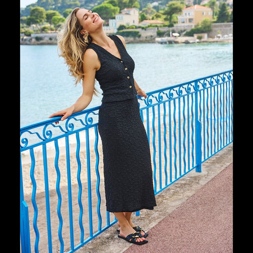 Model wearing EsQualo Bubble Flower Skirt in Black