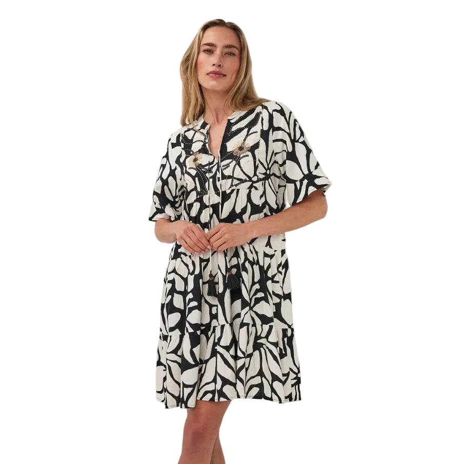 Esqualo Sunset Dress Short Model Closeup