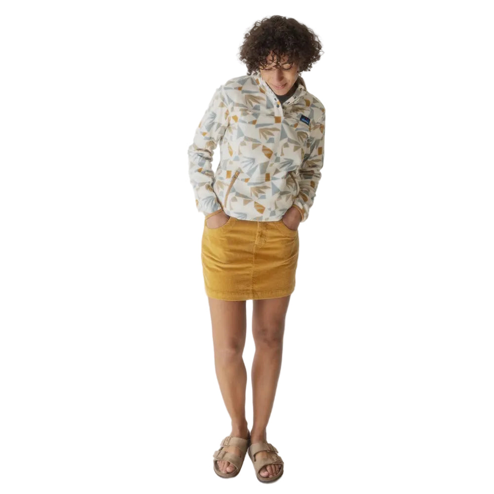 Full-body view of a woman wearing the KAVU Cavanaugh Pullover Fleece in Mod Mix for cool-weather adventures and everyday comfort