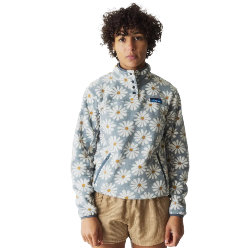 Full-body view of a woman wearing the KAVU Cavanaugh Pullover Fleece in Sky Daisy for outdoor adventures and everyday comfort