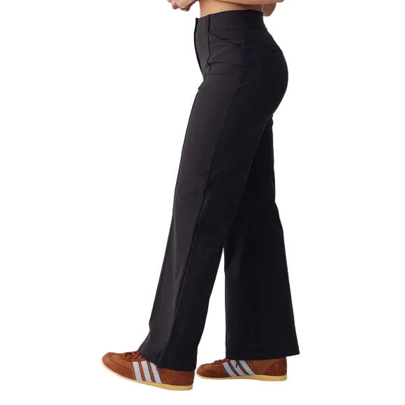 Lolë Momentum Travel Trouser in Black side view