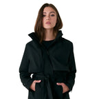 Lolë Women's Alizé Trench Coat in Black showing collar detail