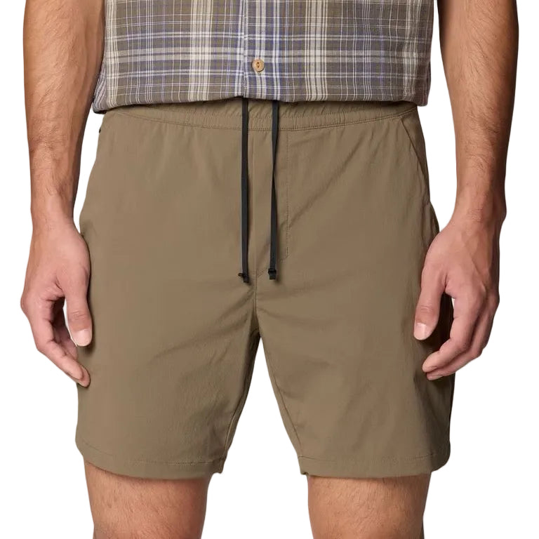 Mountain Hardwear men’s Dynama Short in Tierra waist detail view