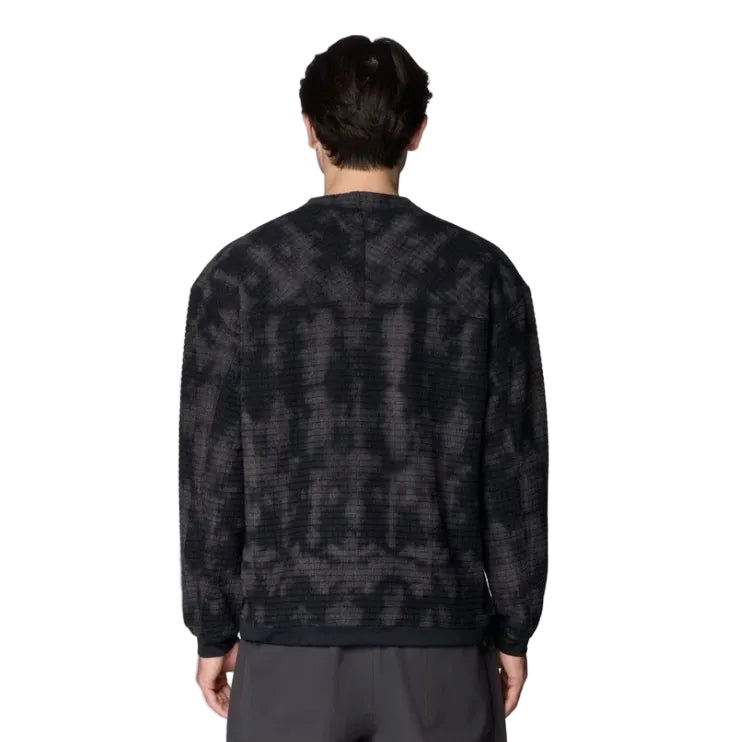 Back view of Mountain Hardwear Men’s Summit Grid Big Grid Pullover Crew in Black Shadowdye
