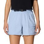 Mountain Hardwear women’s Stryder Belted Short in Beach Breeze waistband and pocket detail