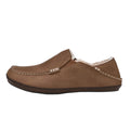 Side view of the men’s OluKai Moloā Slipper in Toffee/Dark Wood
