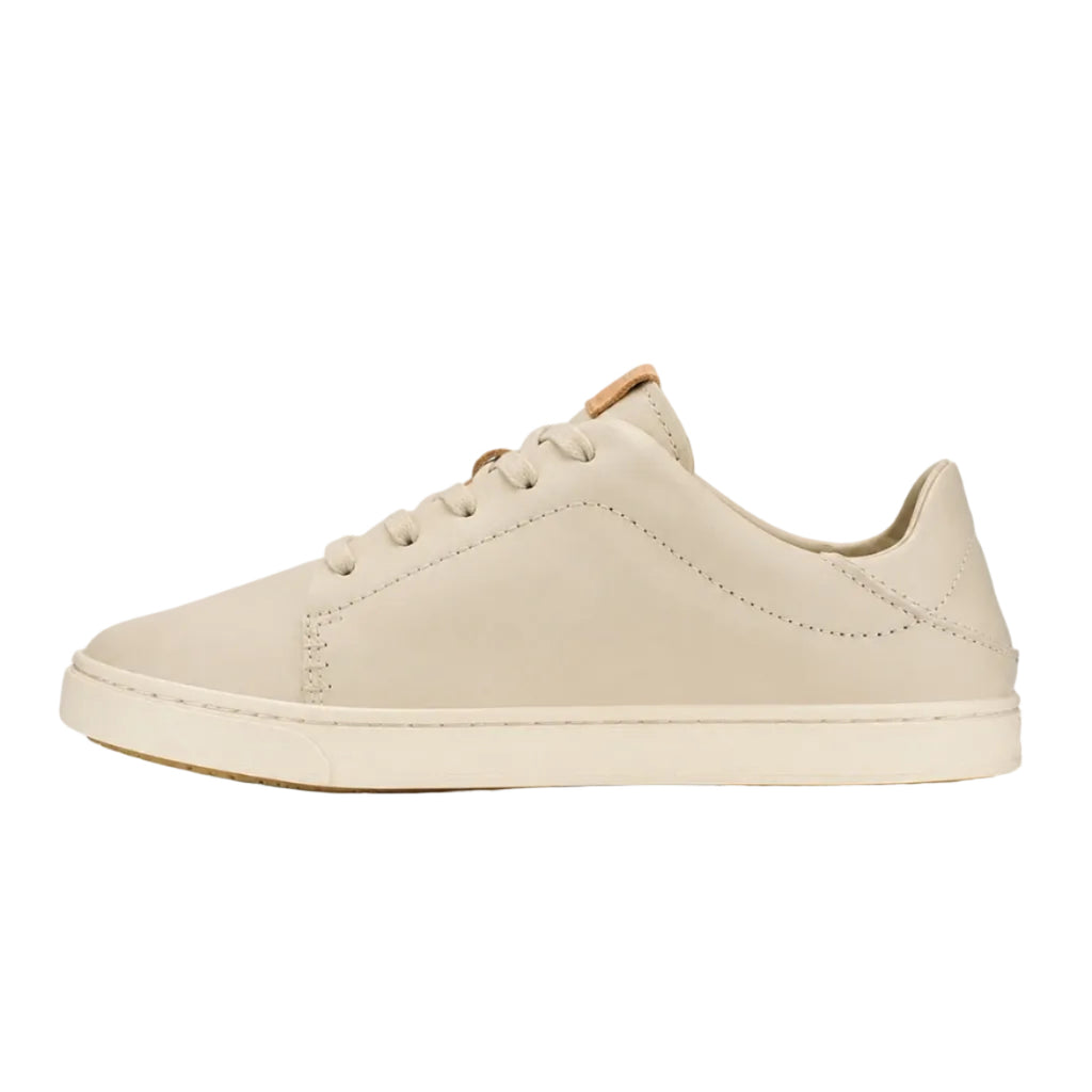 Side view of the women’s OluKai Pehuea Lī ‘Ili Shoe in Puka/Puka