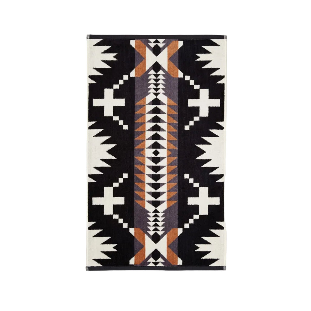 Pendleton Spider Rock Black/White cotton towels highlighting the jacquard pattern and plush velour texture in hand towel size. 