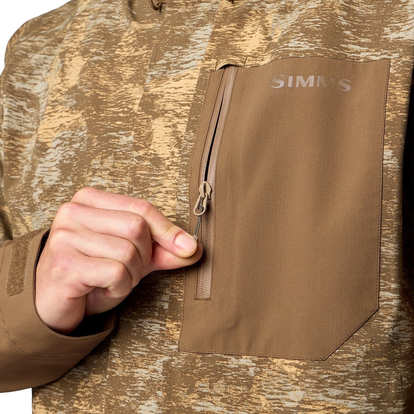 Chest pocket detail on Simms Men’s Challenger Fishing Jacket