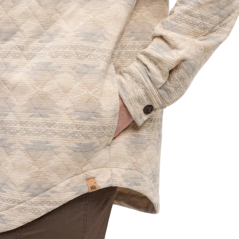 Quilted fabric detail of tentree Women’s Dunes Shacket in Pale Oak Heather V2/Evergreen Ridge