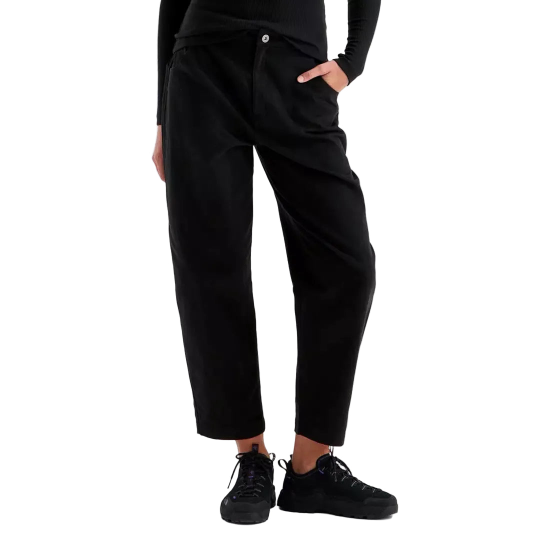 The North Face Women's Pinecrest Heavy Barrel-Leg Pants in Black front view