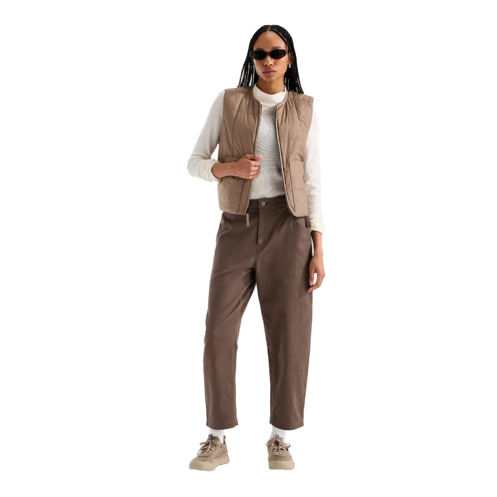 The North Face Women's Pinecrest Heavy Barrel-Leg Pants in Smokey Brown front view