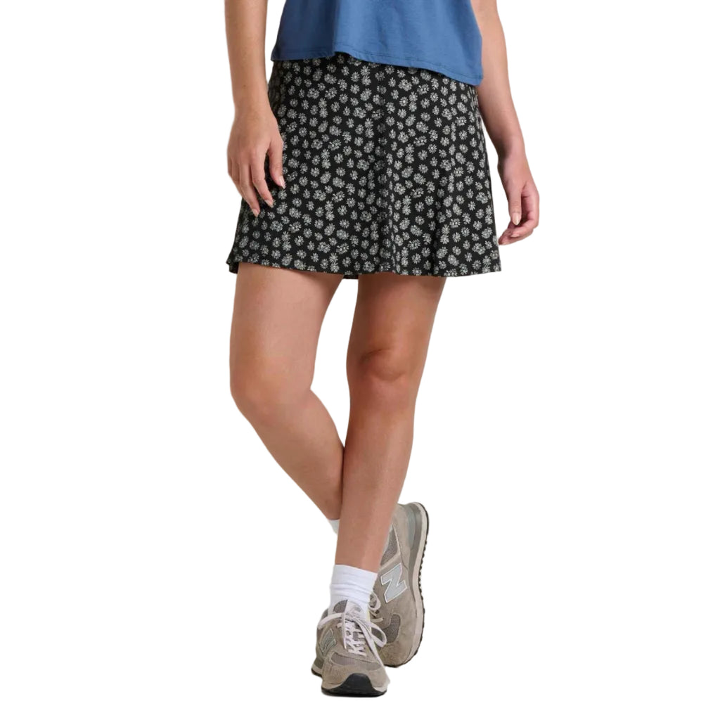 Toad&Co Seleena Skort Black and Salt Print front view
