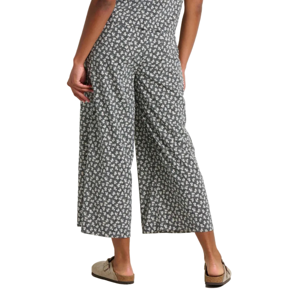 Toad&Co Sunkissed Wide Leg Crop Pant in Black and Salt Print back view
